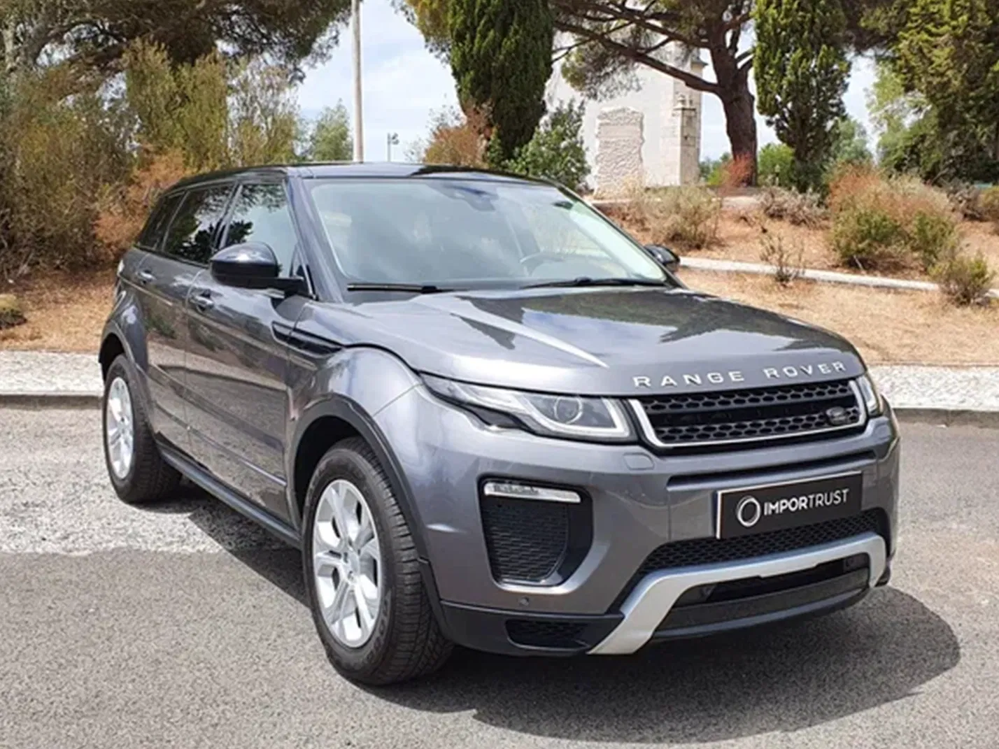 Range Rover Evoque thumbnail
