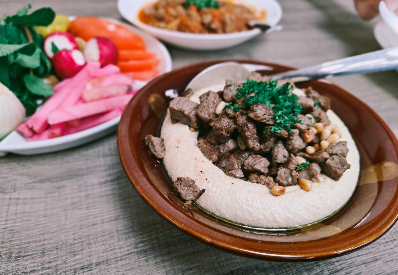 Foul w Hummus  logo