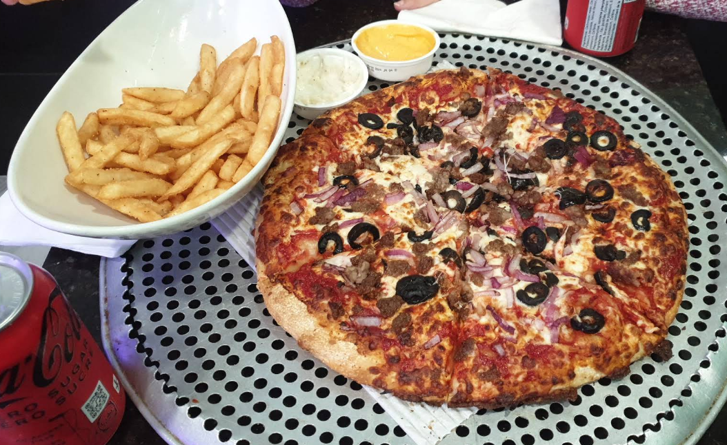 Mr. Pizza  logo