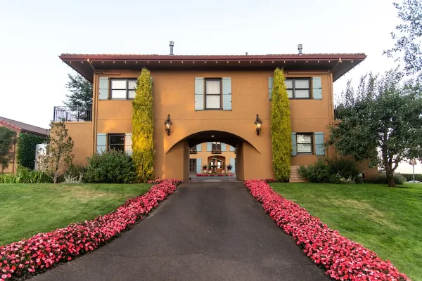 Black Walnut Inn & Vineyard thumbnail