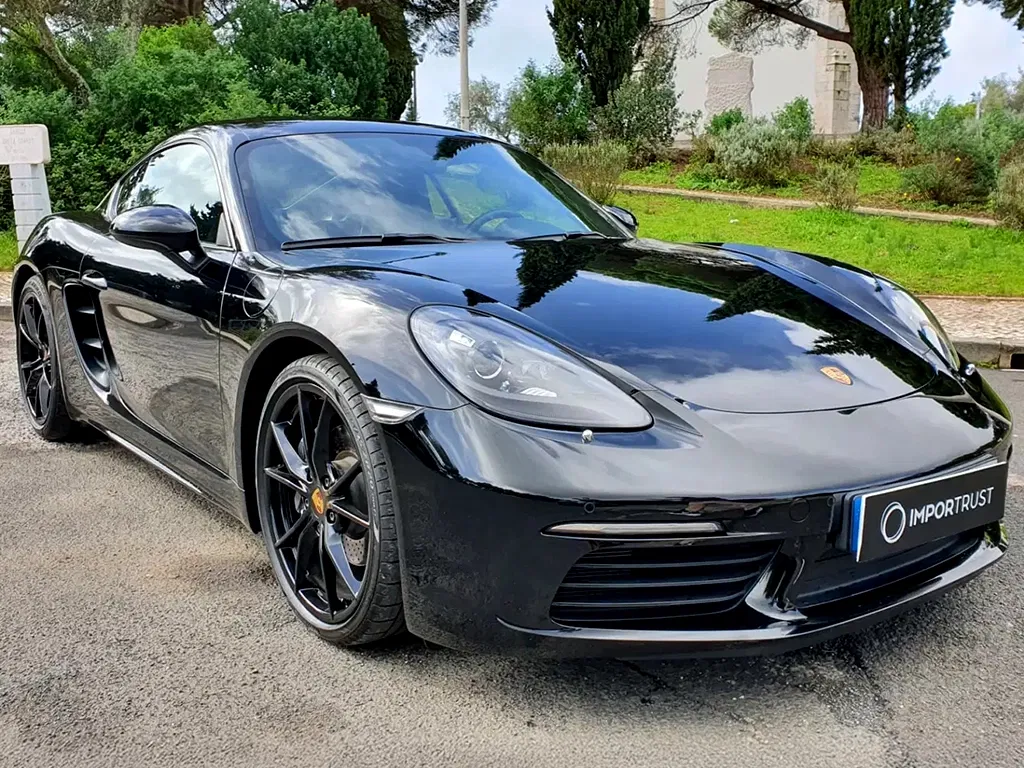 Porsche 718 Cayman thumbnail