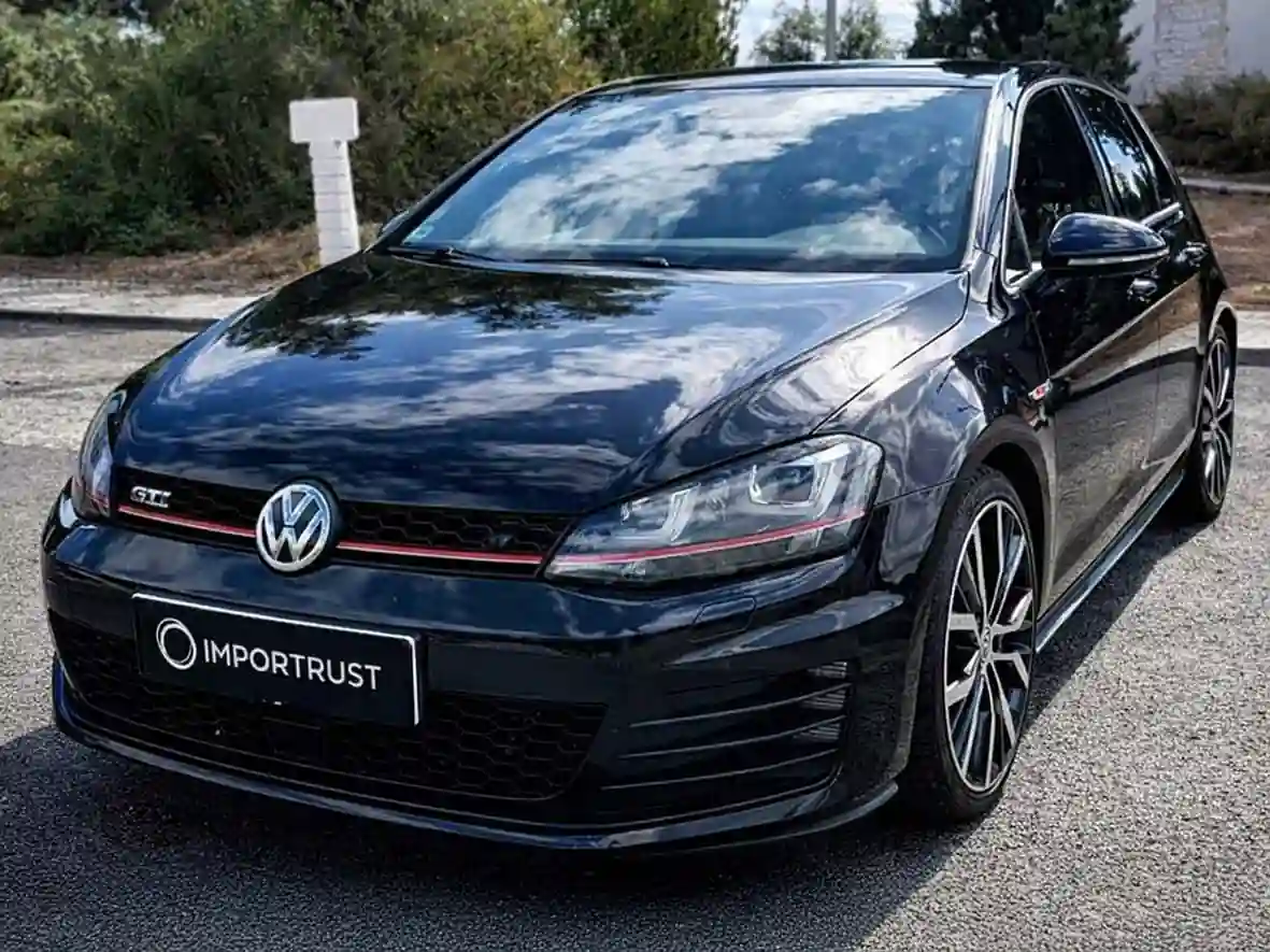 Volkswagen Golf GTI thumbnail