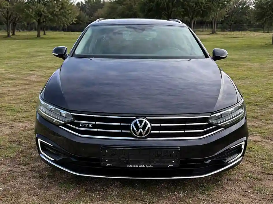 Volkswagen Passat GTE thumbnail