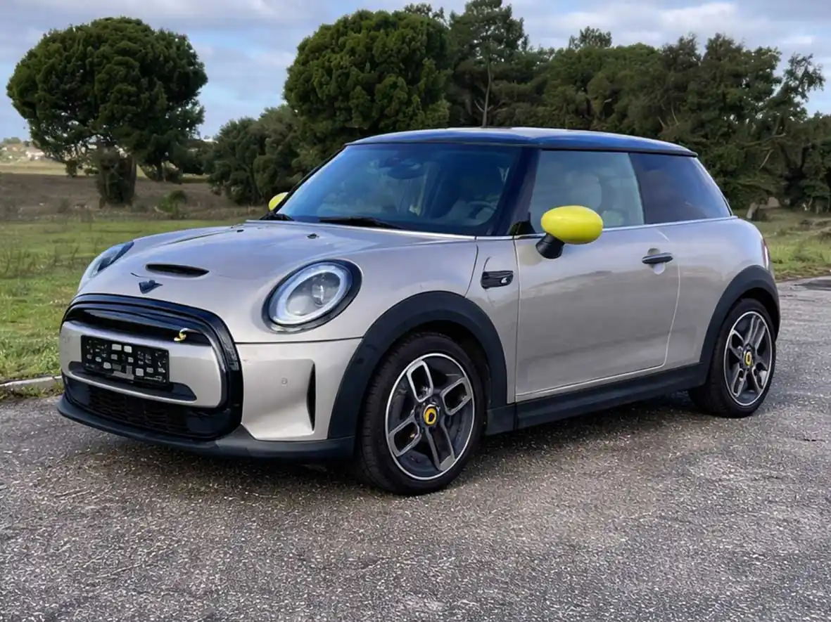 Mini Cooper SE thumbnail