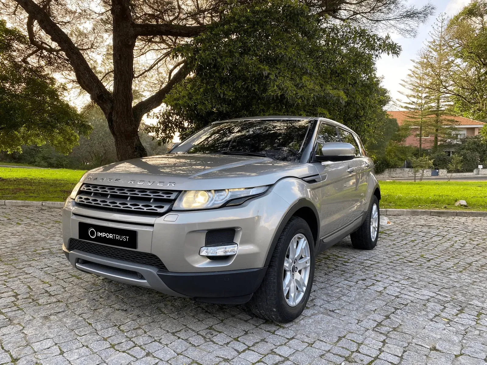 Range Rover Evoque thumbnail