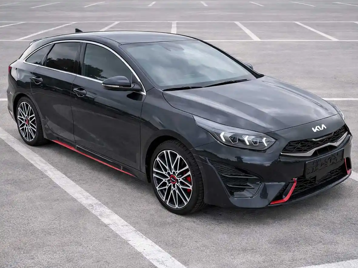 Kia ProCeed GT thumbnail
