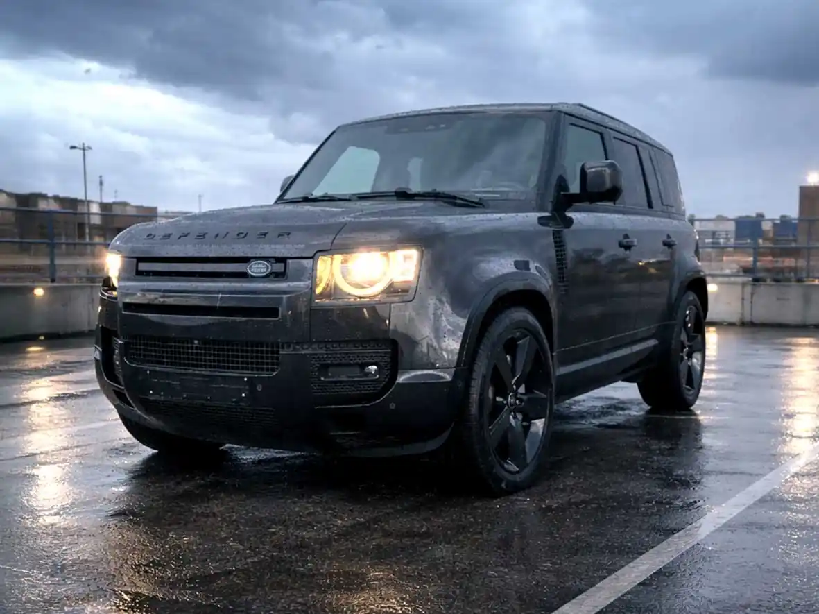 Land Rover Defender thumbnail