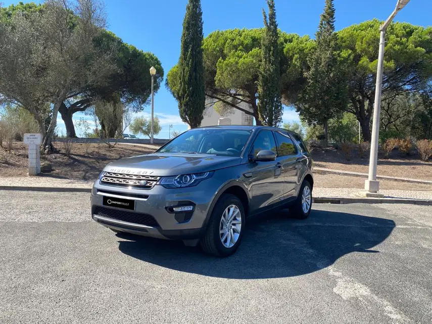 Land Rover Discovery thumbnail