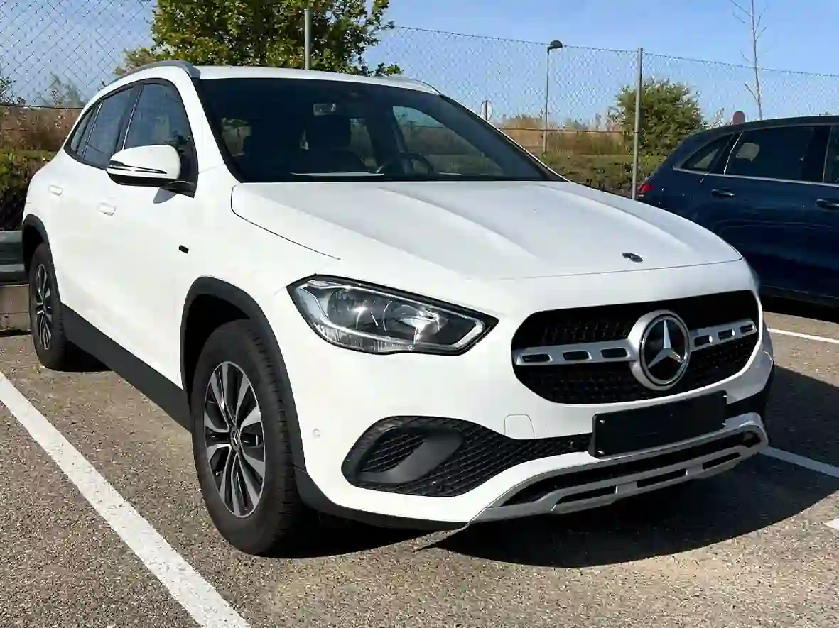 Mercedes-Benz GLA thumbnail