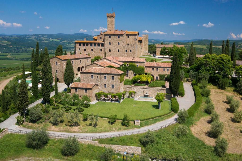 Castello Banfi Il Borgo thumbnail