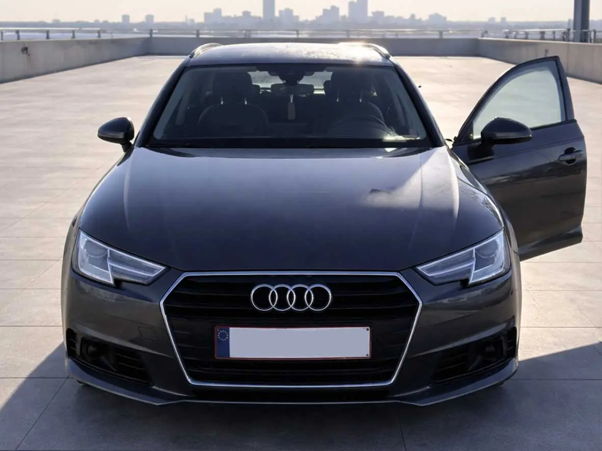 Audi A4 Avant g-tron thumbnail